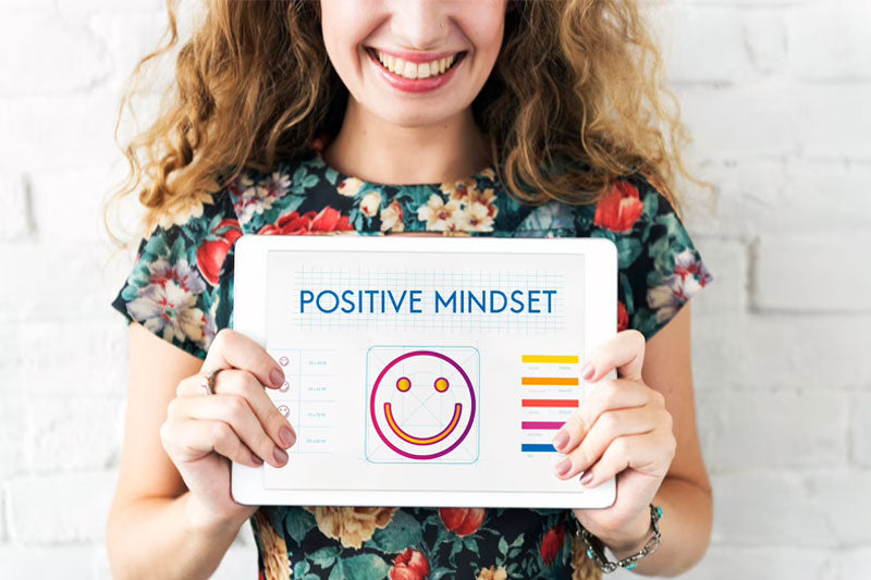 positive outlook, positive thought, develop and maintaining a positive attitude, stay positive, feel happy